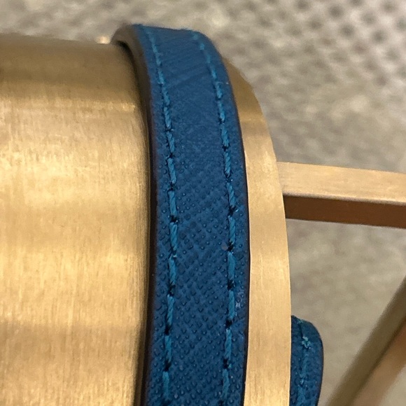 Michael Kors Vibrant Blue Crossbody Bag Approx. 9.5 x 7 x 2 - Picture 9 of 17